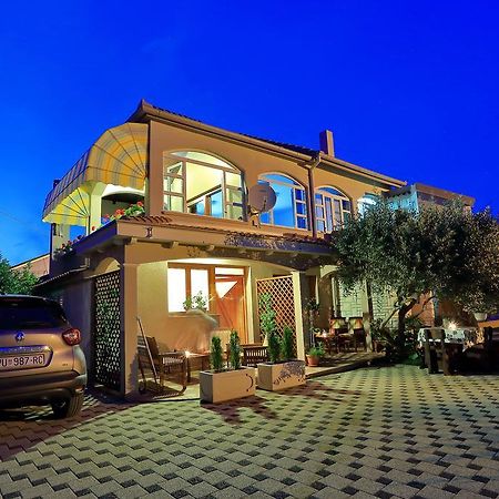 Apartments Melita ビビニェ エクステリア 写真