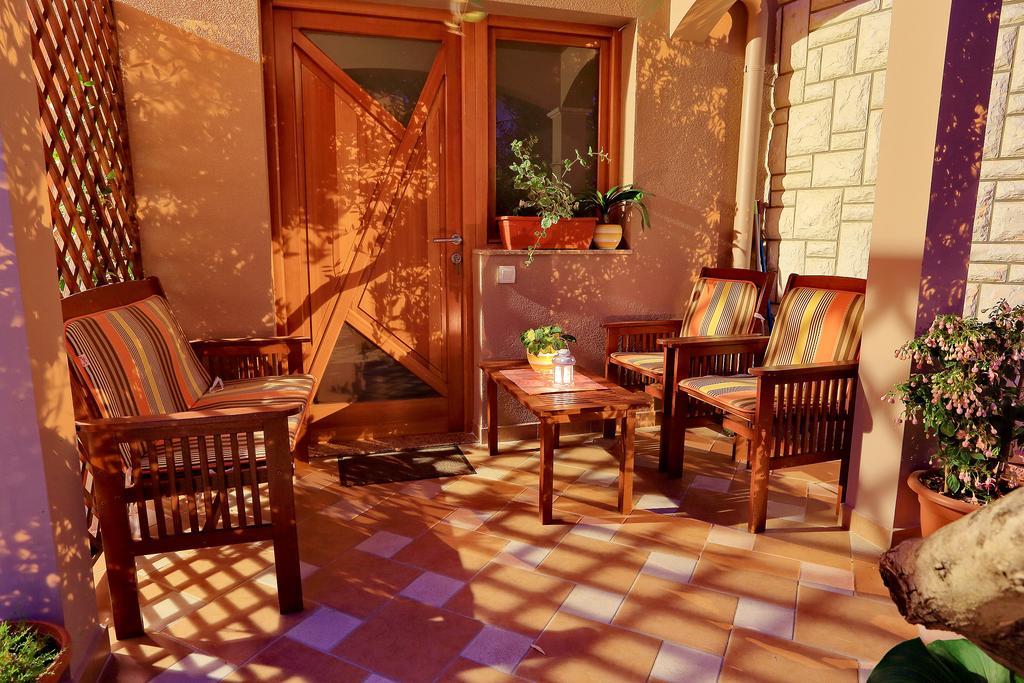 Apartments Melita ビビニェ 部屋 写真