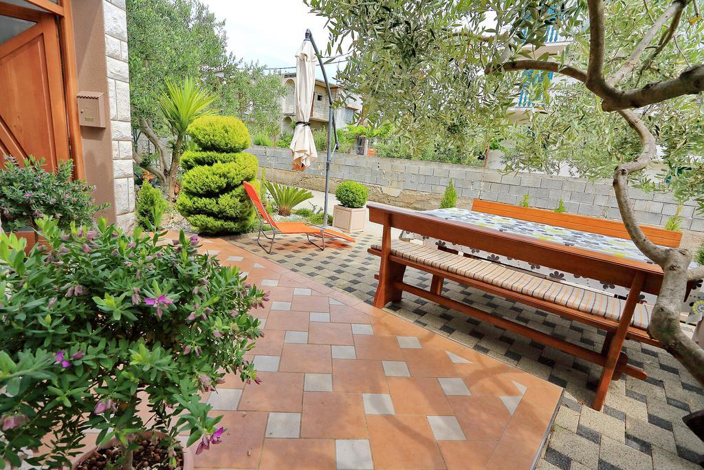 Apartments Melita ビビニェ 部屋 写真