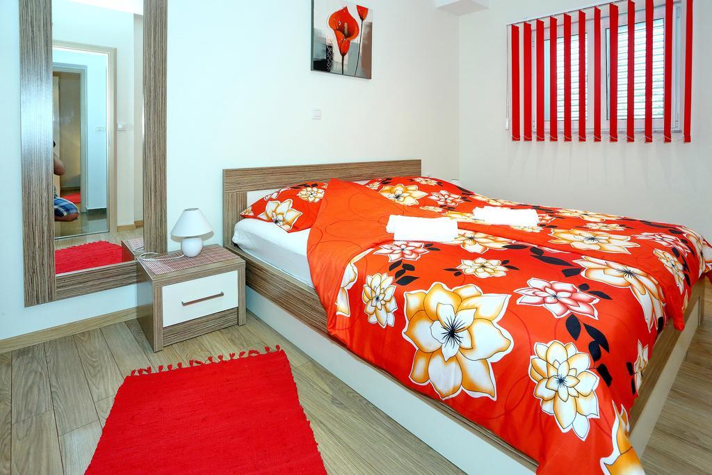Apartments Melita ビビニェ 部屋 写真