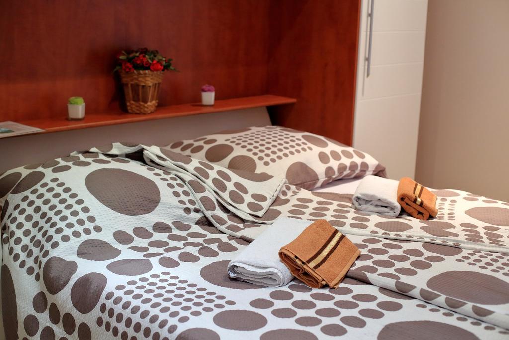 Apartments Melita ビビニェ エクステリア 写真