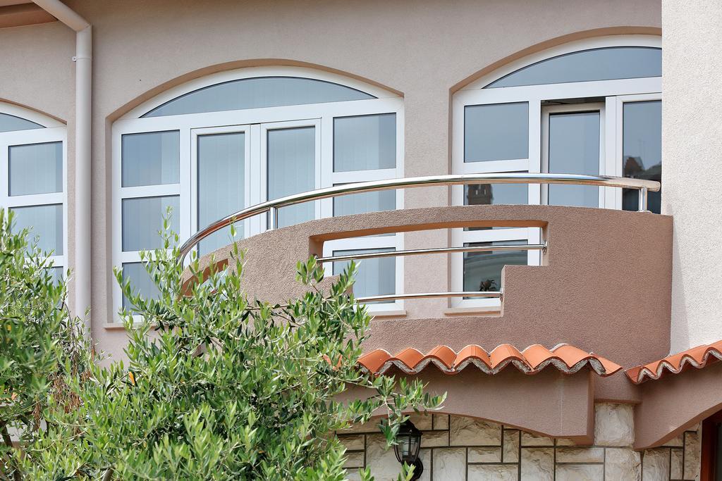 Apartments Melita ビビニェ エクステリア 写真