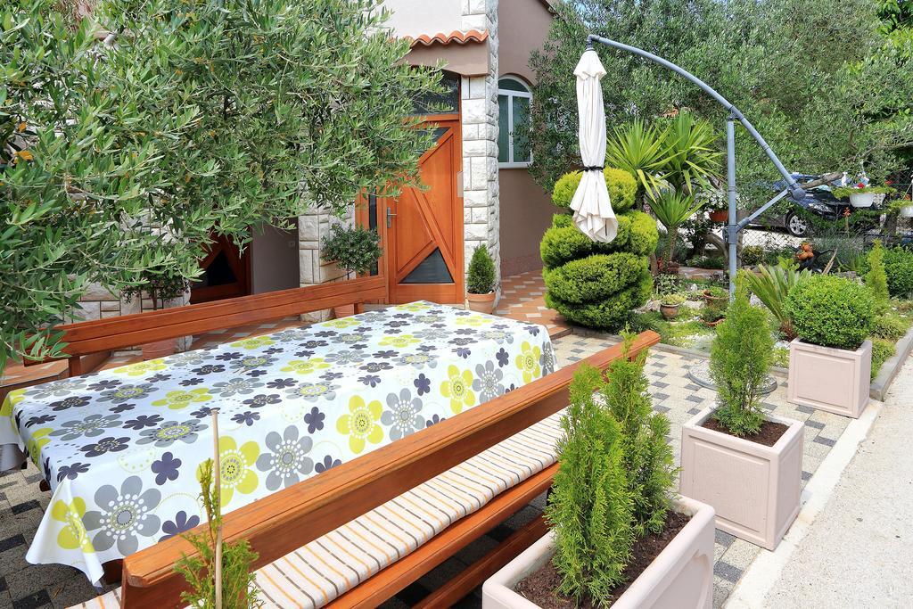 Apartments Melita ビビニェ 部屋 写真