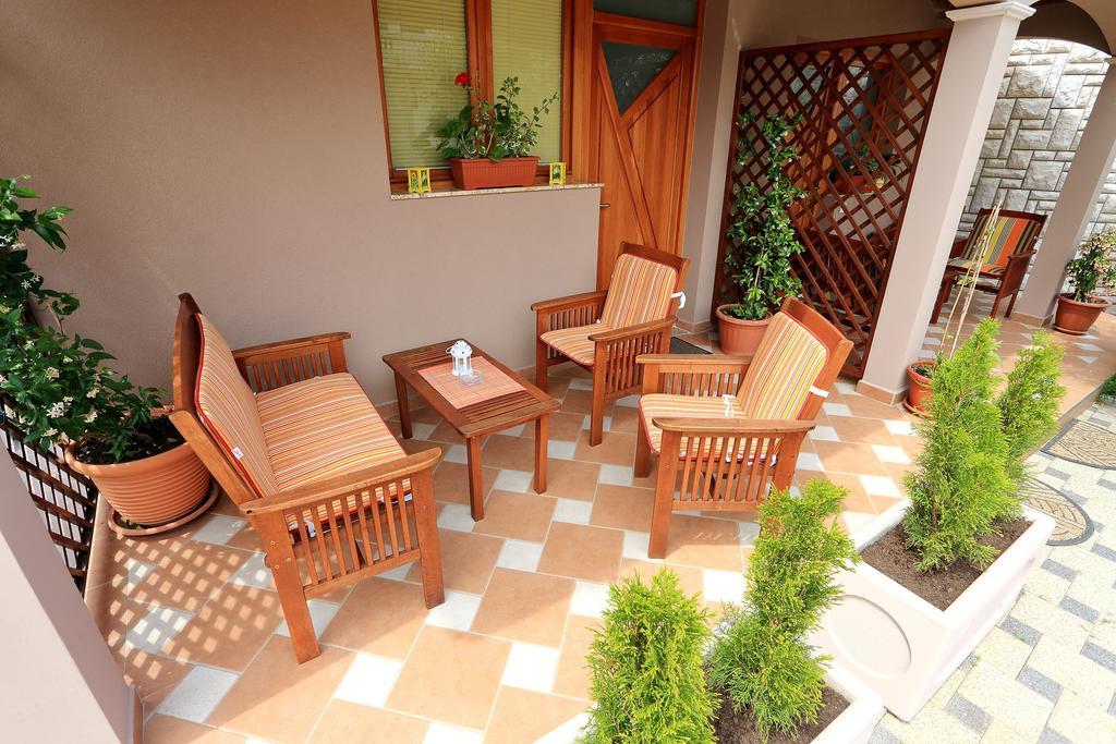Apartments Melita ビビニェ 部屋 写真