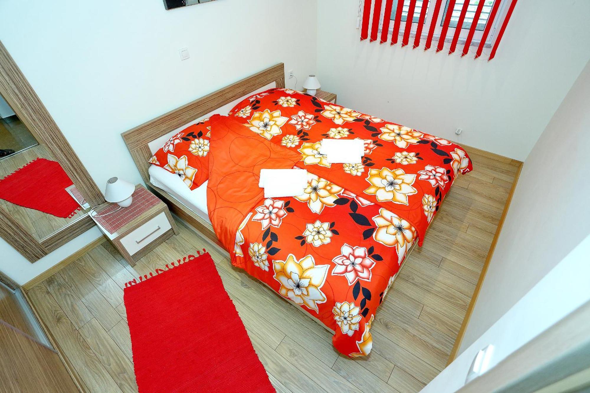 Apartments Melita ビビニェ 部屋 写真