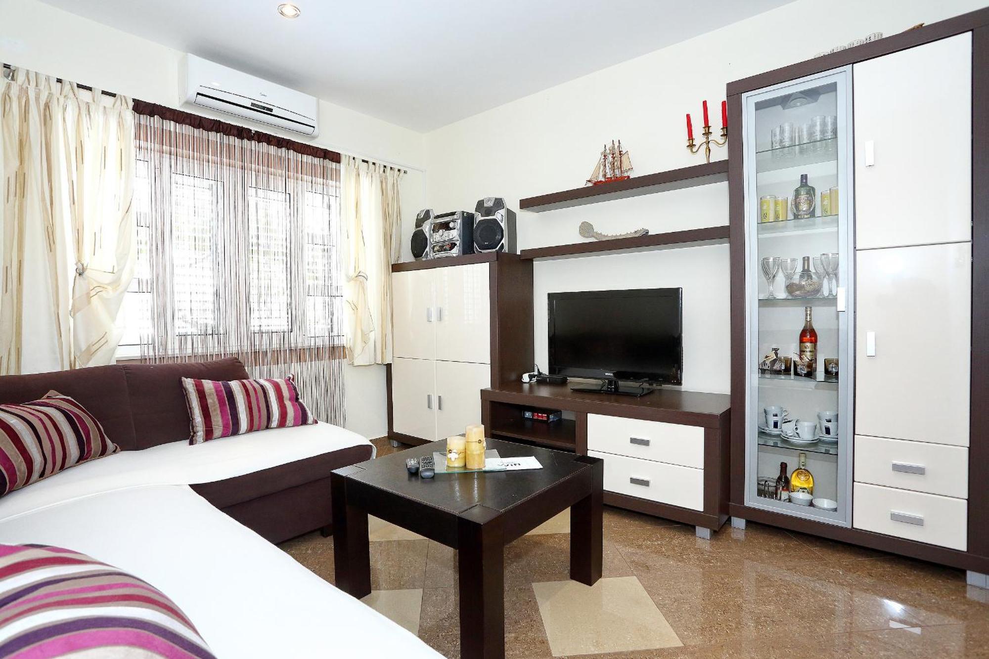 Apartments Melita ビビニェ 部屋 写真